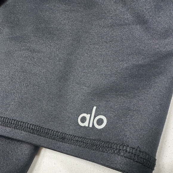 Alo Yoga Airlift High-Waisted Biker Shorts - Picture 4 of 6
